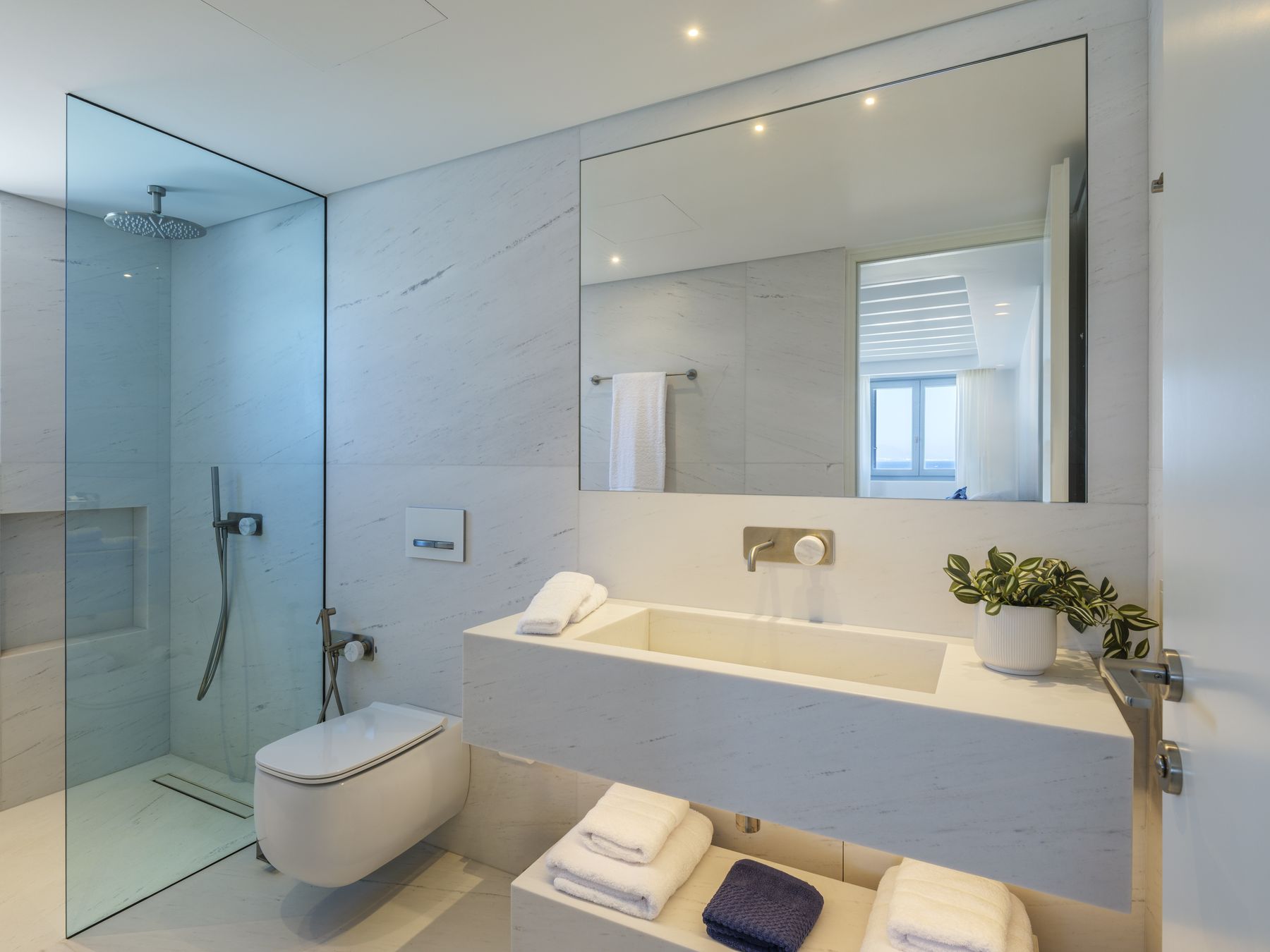 Marble ensuite bathroom