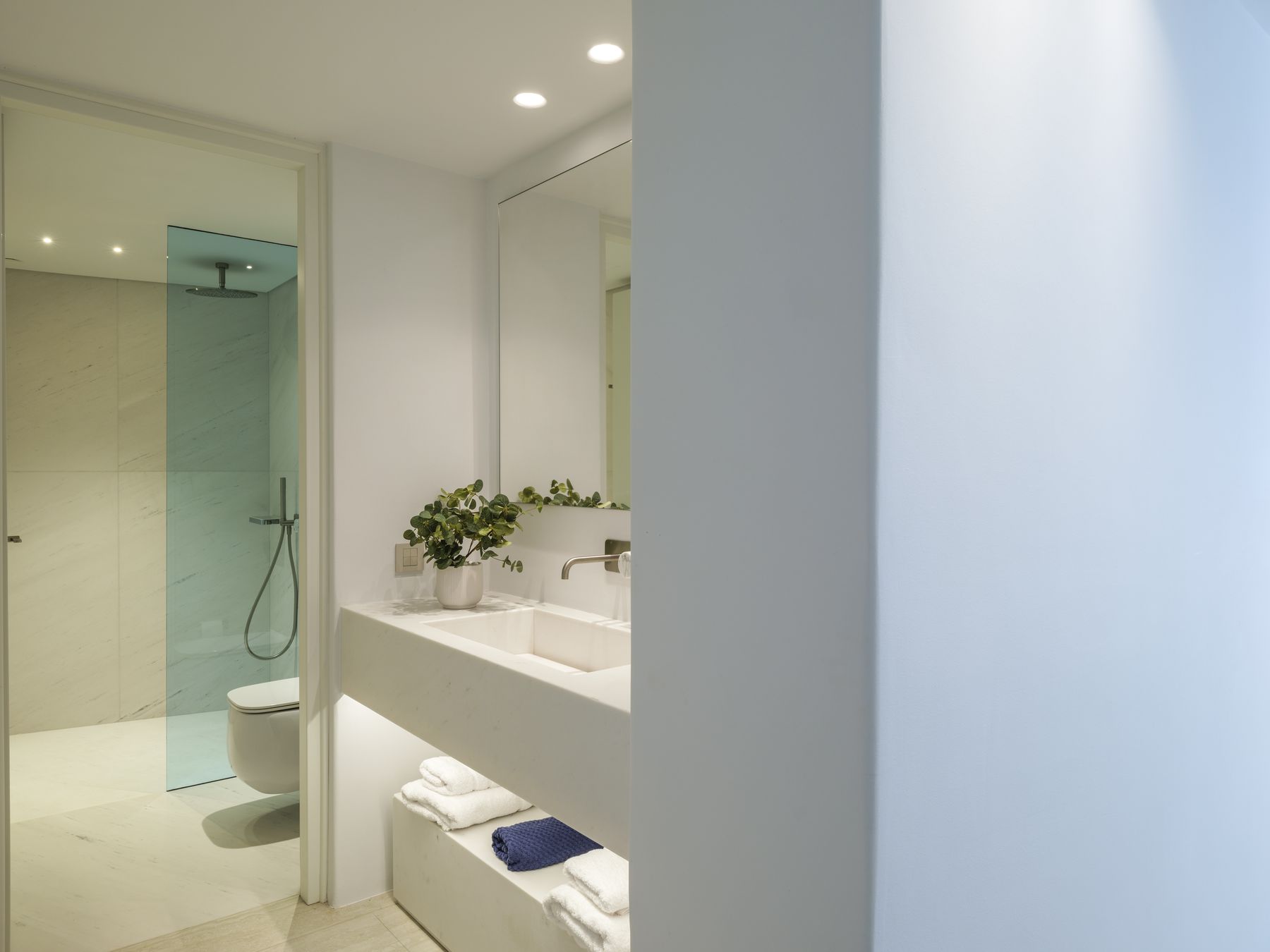 Suite 3 marble bathroom